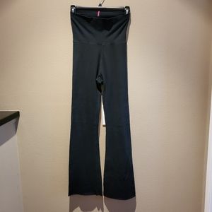 Hard tail yoga pants